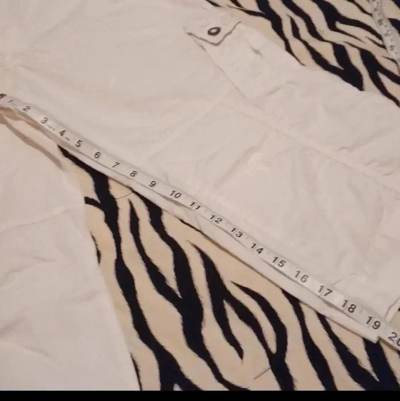 💙🌹 WHITE Bermudas shorts - Picture 5 of 13